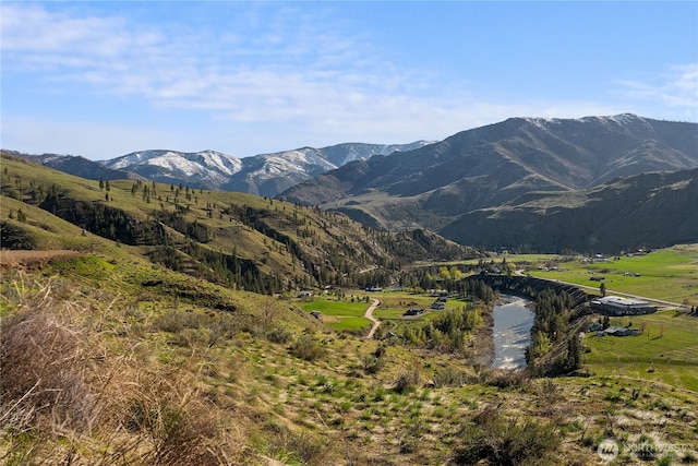 6 Cowboy Rd, Methow, WA 98834