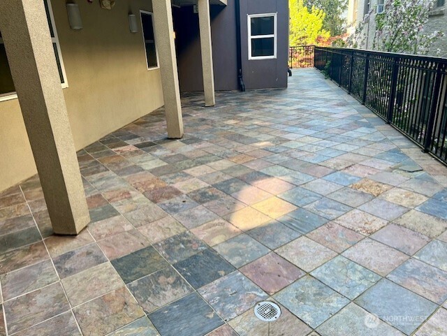 326 Queen Anne Ave N Unit 502, Seattle, WA 98109 - view of patio / terrace with a balcony