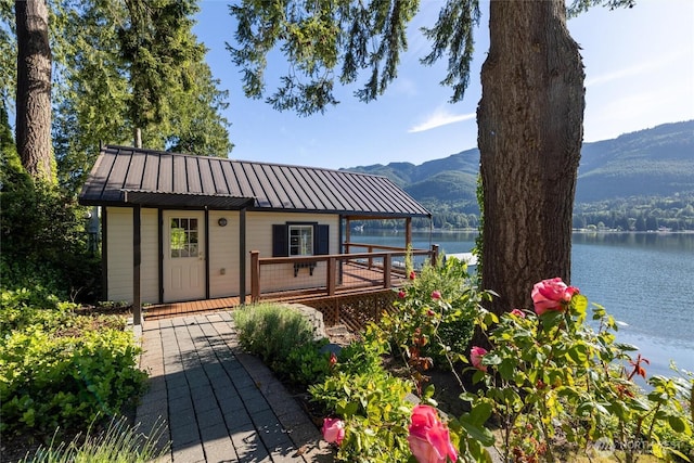 486 W Lake Samish Dr, Bellingham, WA 98229 - exterior space featuring a water and mountain view