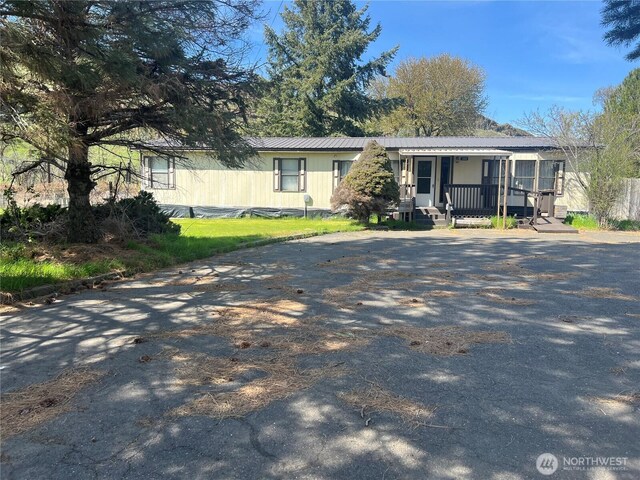 400 W Main, Washtucna, WA 99371 - photo 1