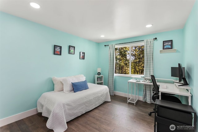 bedroom featuring recessed lighting, wood finished floors, and baseboards