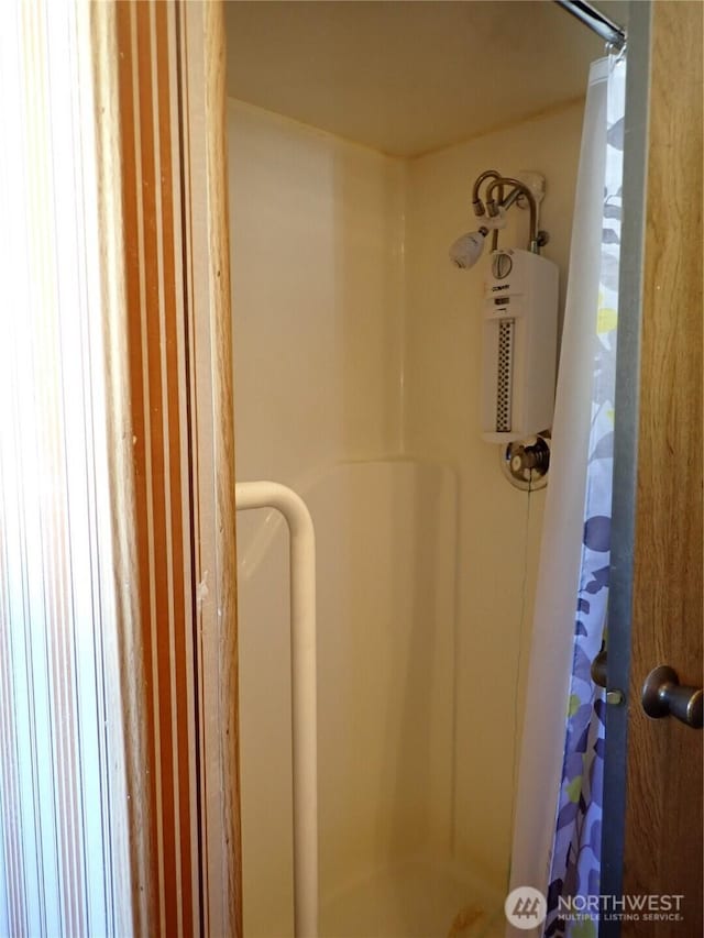 10515 60th Street Ct E Unit 165, Puyallup, WA 98372 - details with curtained shower