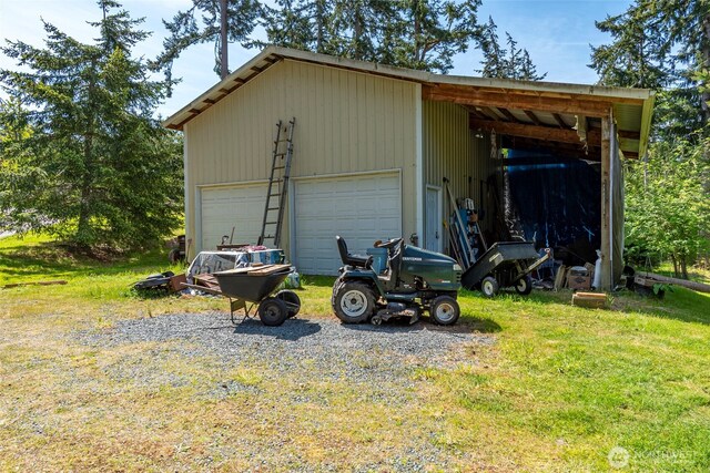 4592 Evenstar Ln, Freeland, WA 98249 - garage featuring a garage