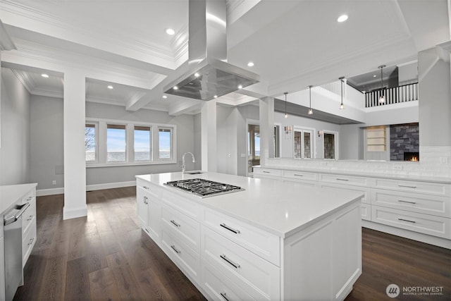 581 Marine Dr, Point Roberts, WA 98281 - kitchen featuring crown molding, a kitchen island with sink, island exhaust hood, appliances with stainless steel finishes, and recessed lighting