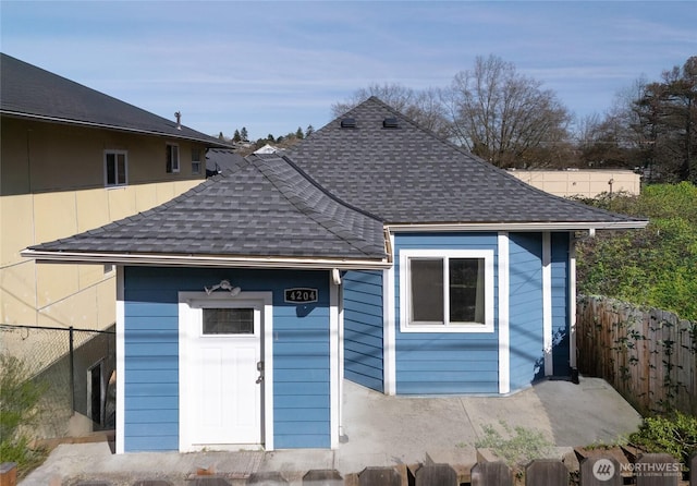 4204 Letitia Ave S, Seattle, WA 98118 - exterior space featuring fence