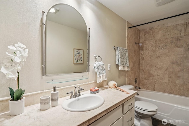 300 N 137th St Unit C, Seattle, WA 98133 - full bath featuring vanity and  shower combination