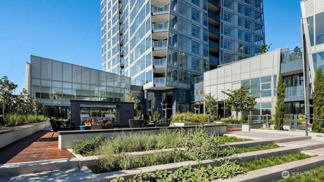 188 Bellevue Way NE Unit 303, Bellevue, WA 98004 - view of property's community