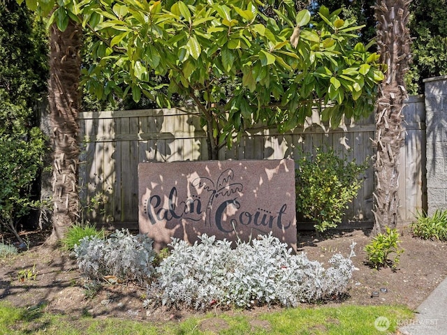 17581 110th Ln SE Unit 3, Renton, WA 98055 - community sign with fence