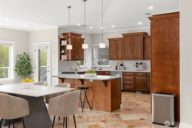 2840 Mikayla Ln, East Wenatchee, WA 98802 - kitchen with backsplash, open shelves, a peninsula, and a sink