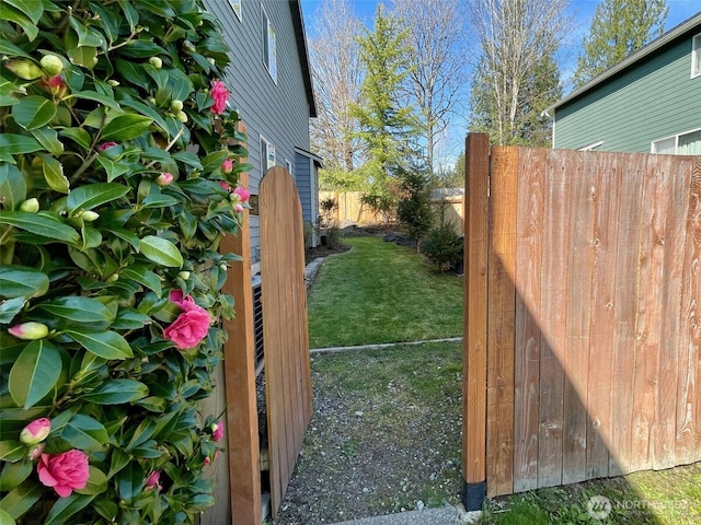 18126 SE 246th St, Covington, WA 98042 - view of yard featuring fence
