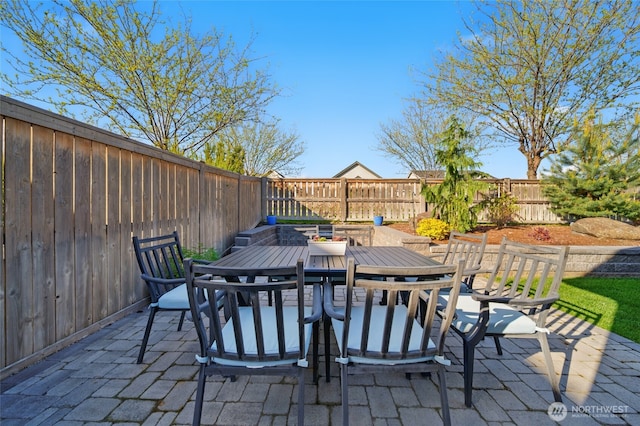 308 Chardonnay Ct, Walla Walla, WA 99362 - view of patio featuring a fenced backyard and outdoor dining space
