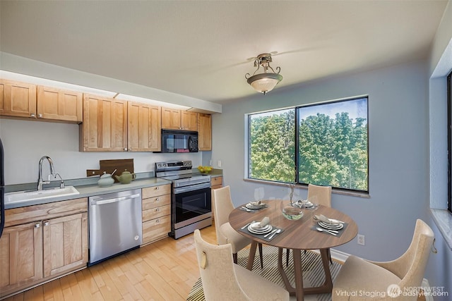 610 Aloha St Unit 401, Seattle, WA 98109 - photo 4