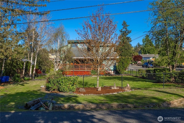 5201 Hyada Blvd NE, Tacoma, WA 98422 - view of front of property with a front lawn and fence