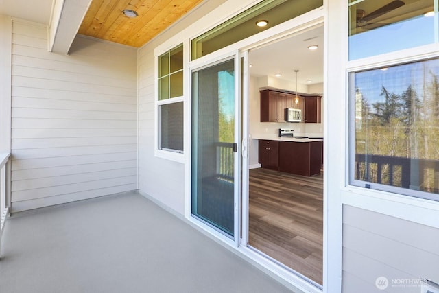 3513 Sussex Dr, Bellingham, WA 98226 - view of balcony