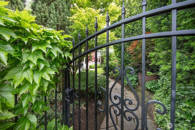 4015 S Andover St, Seattle, WA 98118 - view of gate
