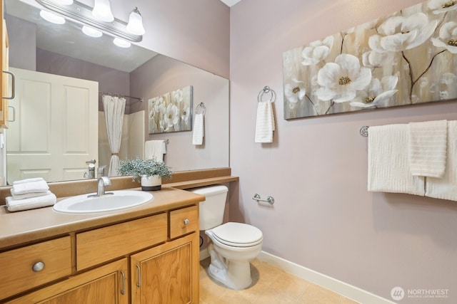 full bathroom featuring tile patterned flooring, vanity, toilet, baseboards, and a shower with curtain