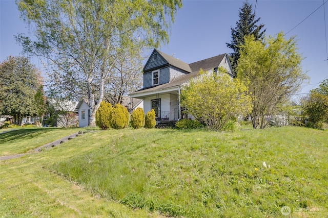 2231 Highland Ave, Everett, WA 98201 - view of front of home featuring covered porch and a front yard