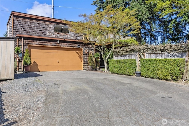view of front of house featuring driveway
