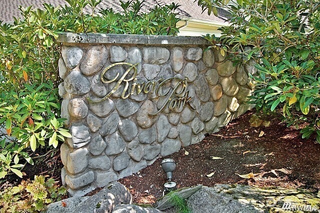 9821 NE Riverbend Dr Unit C102, Bothell, WA 98011 - view of community sign