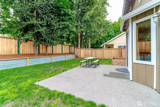 5475 Park Place Loop SE, Lacey, WA 98503 - view of yard featuring a patio