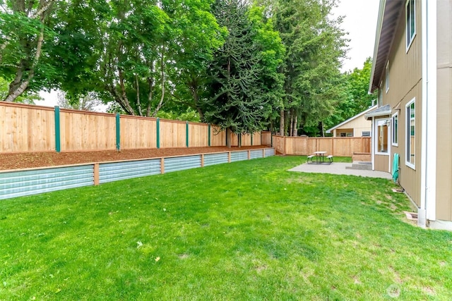 5475 Park Place Loop SE, Lacey, WA 98503 - view of yard with a patio area