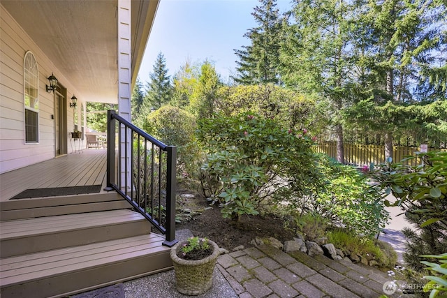 4404 Landmark Dr, Mount Vernon, WA 98274 - exterior space featuring a water view