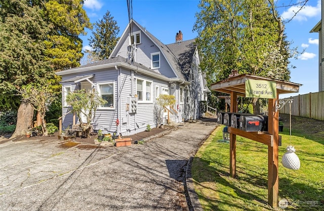 3512 Grand Ave, Everett, WA 98201 - view of side of property with fence