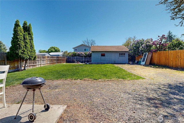 138 SE 5th Ave, Milton-Freewater, OR 97862 - view of yard with an outbuilding
