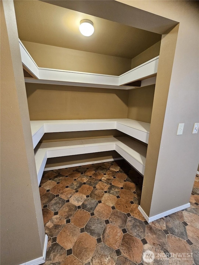 8 Calder Rd, Elma, WA 98541 - view of storage area