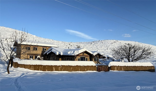 property view of mountains