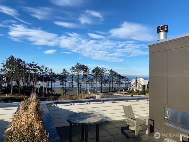 204 Market St Unit A, Pacific Beach, WA 98571 - view of patio / terrace