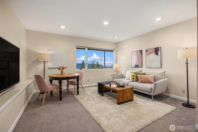 5340 W Mercer Way, Mercer Island, WA 98040 - living room featuring carpet, recessed lighting, and baseboards