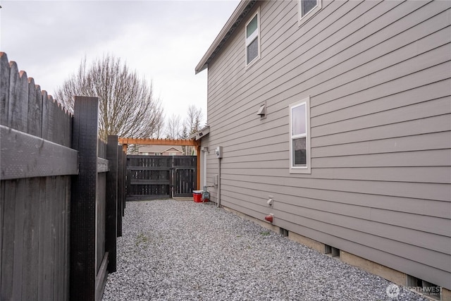 1509 Seahawk Dr, Ferndale, WA 98248 - view of side of home with fence