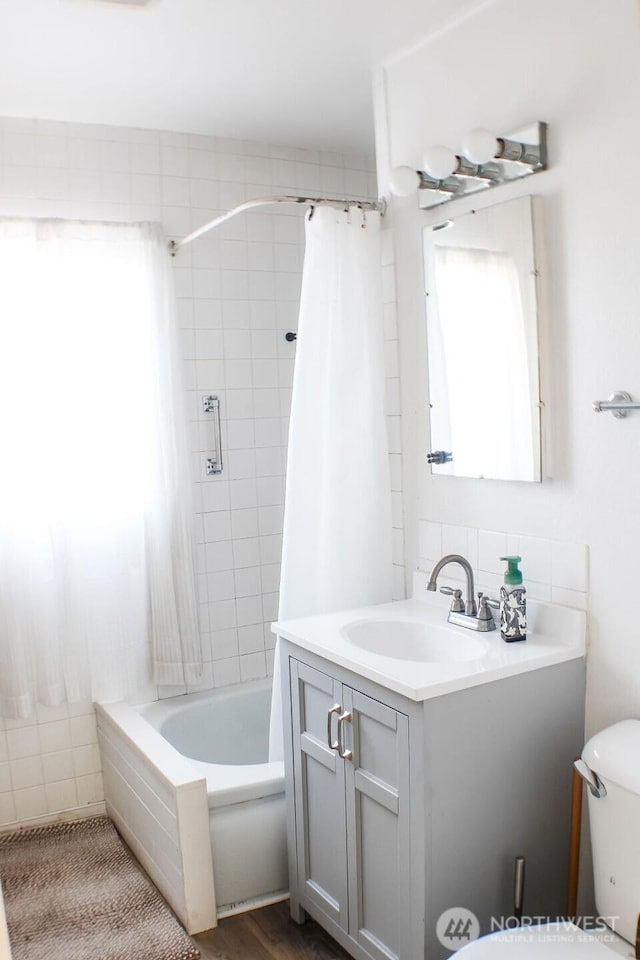 2916 Robin Ave, Bremerton, WA 98310 - bathroom featuring shower / tub combo with curtain, toilet, and vanity
