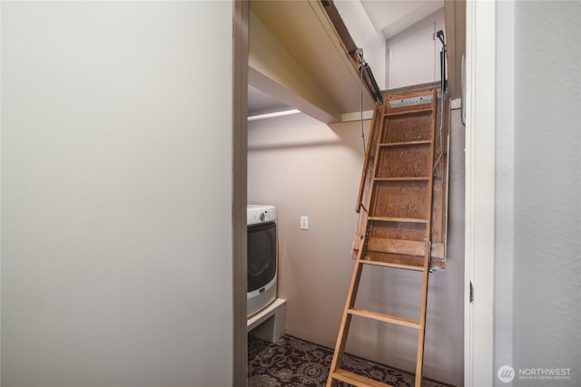 staircase with washer / dryer