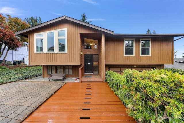 view of split foyer home