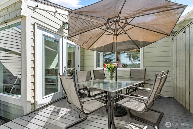 deck featuring outdoor dining space