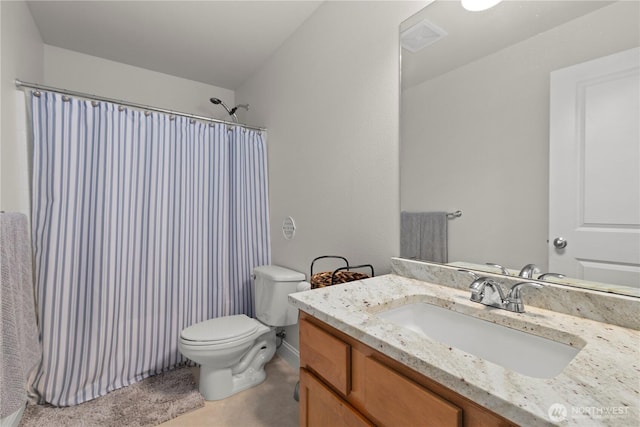 full bath with vanity, a shower with shower curtain, and toilet