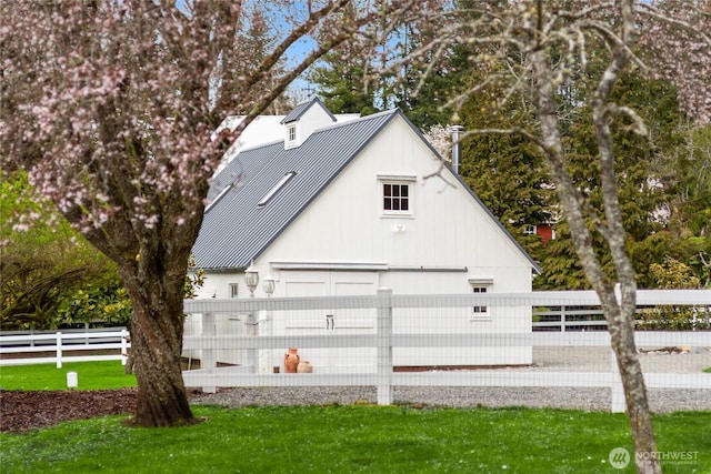 garage with fence