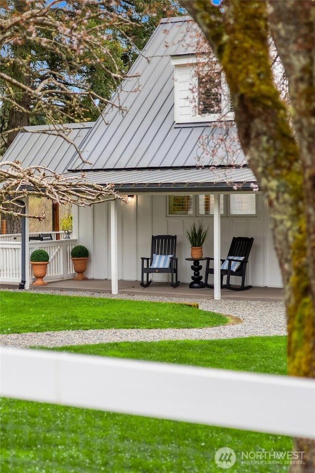 view of outdoor structure with a porch