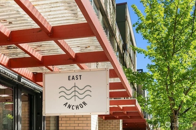 1121 34th Ave Unit A, Seattle, WA 98122 - exterior details featuring brick siding