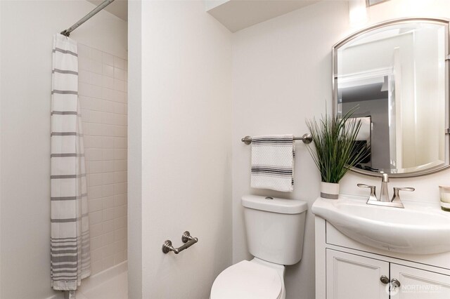 11628 NE 100th St, Kirkland, WA 98033 - full bathroom with vanity and toilet