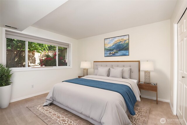 11628 NE 100th St, Kirkland, WA 98033 - carpeted bedroom with baseboards