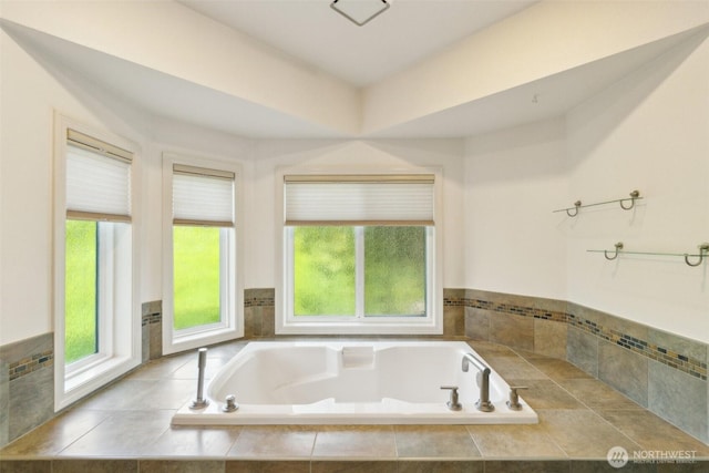 13233 W 44th Ave W, Mukilteo, WA 98275 - full bathroom featuring a garden tub
