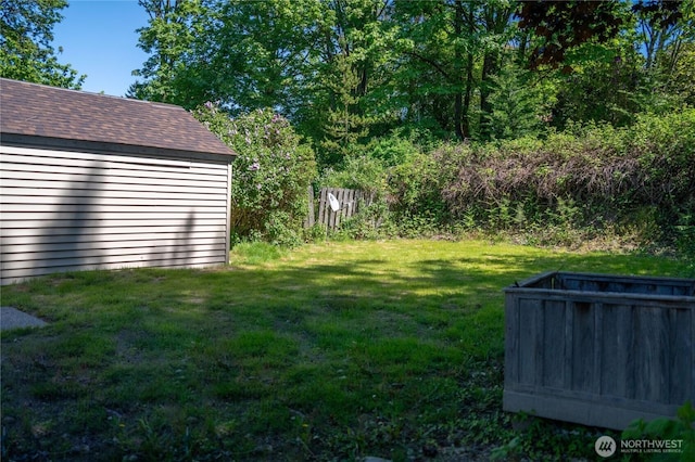 914 Puget St NE, Olympia, WA 98506 - view of yard with an outdoor structure