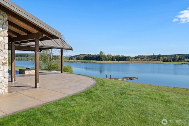 6401 Skookumchuck Rd SE, Tenino, WA 98589 - view of yard with a patio area and a water view