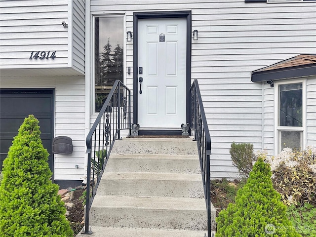 14914 20th Ave E, Parkland, WA 98445 - doorway to property with a garage