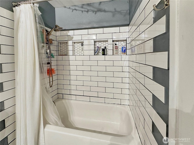 14914 20th Ave E, Parkland, WA 98445 - bathroom featuring shower / tub combo