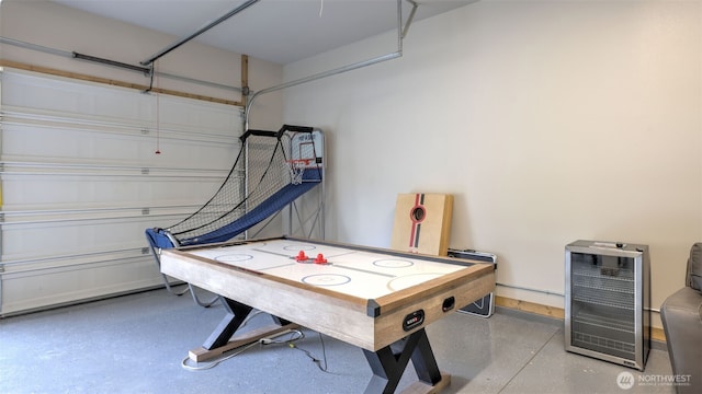 rec room featuring beverage cooler