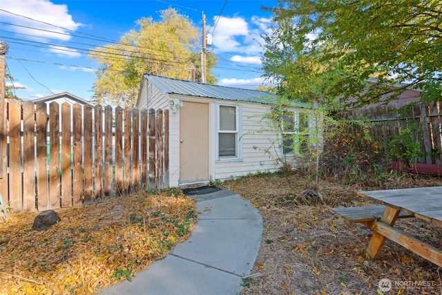 406 S Chestnut St, Ellensburg, WA 98926 - view of outdoor structure with an outdoor structure and fence